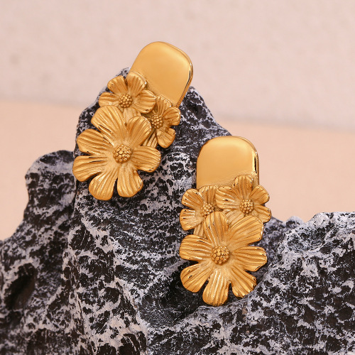 ETSMJ868 18K Gold Plated Stainless Steel Triple Flower Stud Earrings Women's Fashion Jewelry