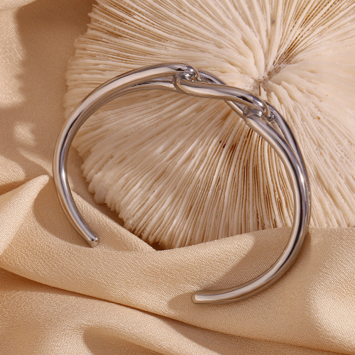 GTSMJ55 18K gold plated three lucky knot open bracelet for women