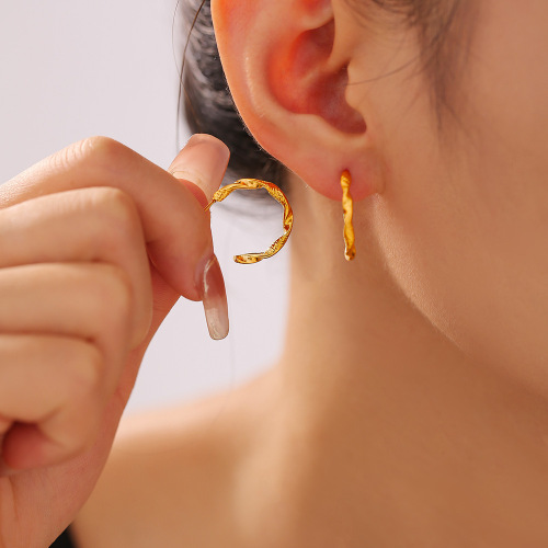 FXET848 Geometric C-shaped twisted stainless steel 18k real gold-plated earrings for women