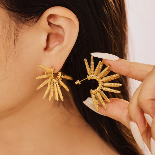 FXET826 C-shaped sunflower earrings for women, stainless steel 18k gold-plated punk earrings