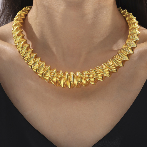 FXNT1362 Hip-hop jewelry, geometric spring shape Gold-plated casual necklace