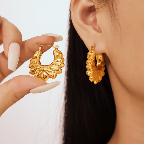 FXET829 Geometric shaped hollow flower earrings, flowers 18k gold-plated