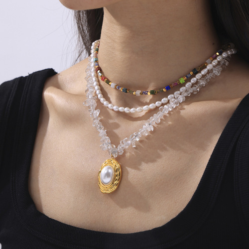 FXNT1358 Crystal stone beaded jewelry, round plate pendant inlaid with shell beads necklace