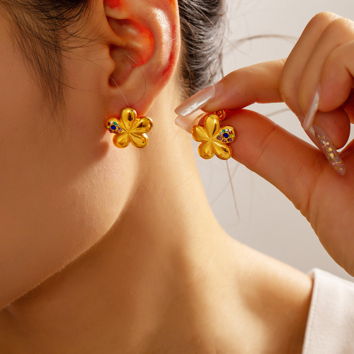 FXET1048 Korean flowing cloud shape Geometric twisted earrings