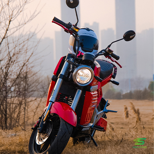 conduire une moto super électrique V11