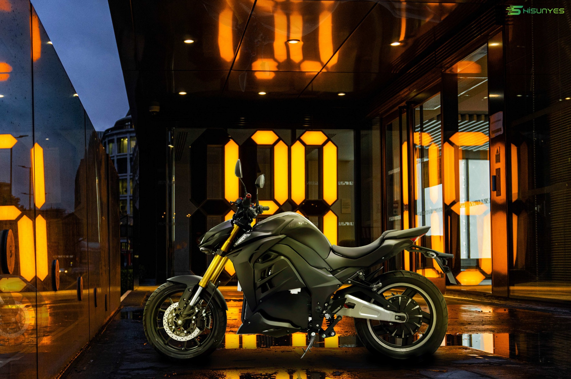 motocicleta v10 à noite