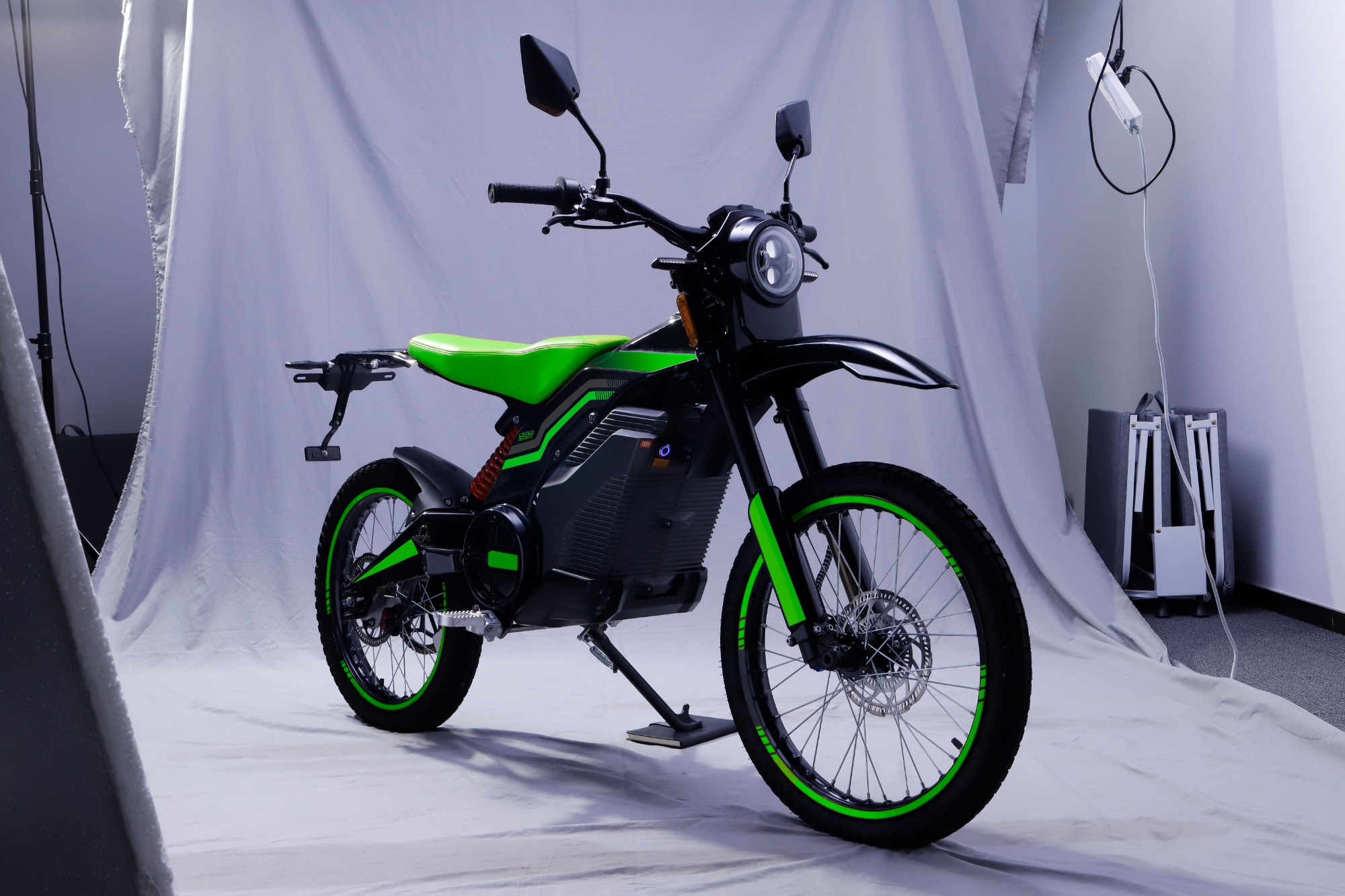 a 2023 nova motocicleta elétrica S80 estrada CEE dot