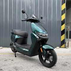 2025 New 2000W Electric Scooter Long Range 80KM 70KM/H Hot Sale China Factory Wholesale Cheap OEM Motorcycle Moped for Adults
