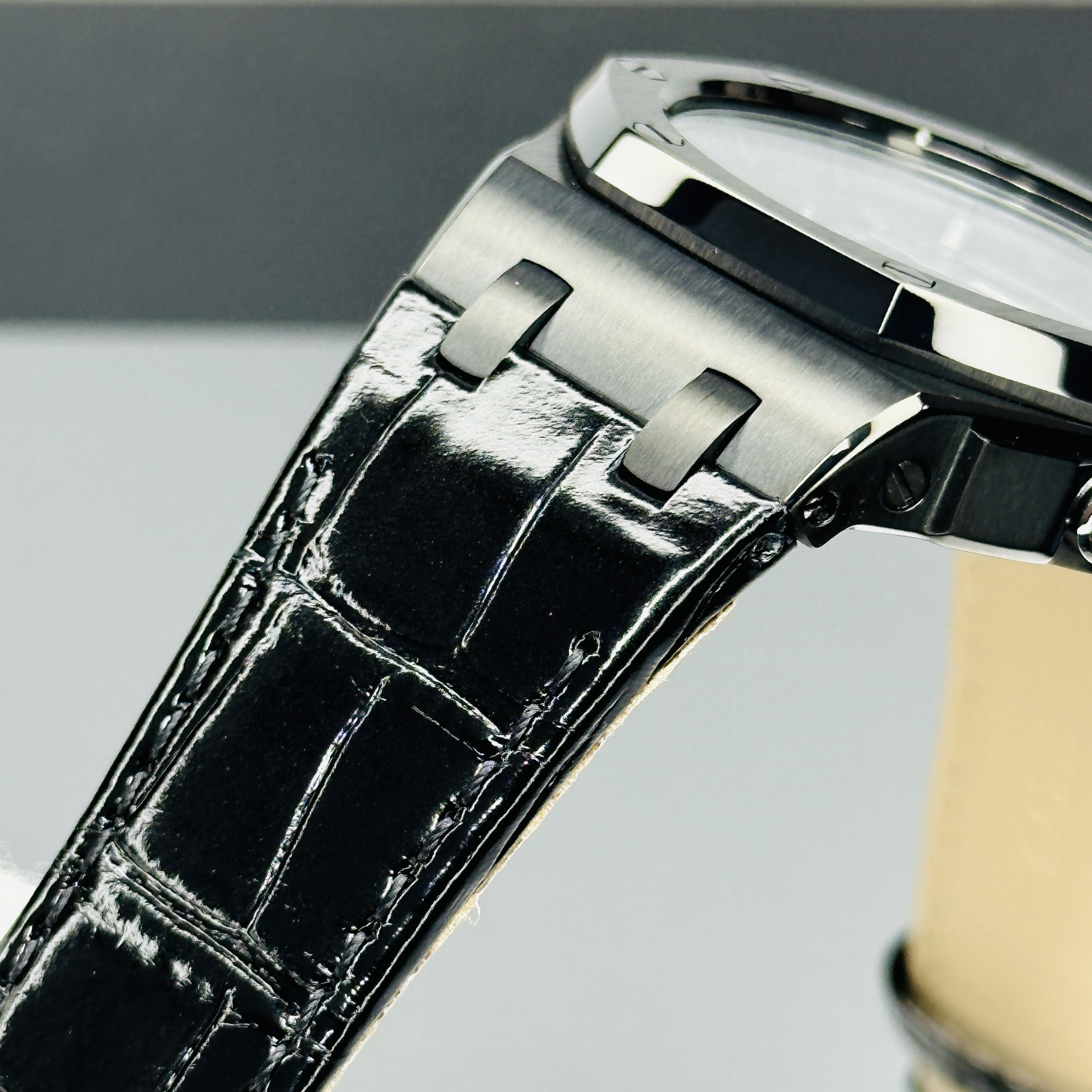 Double-sided leather strap