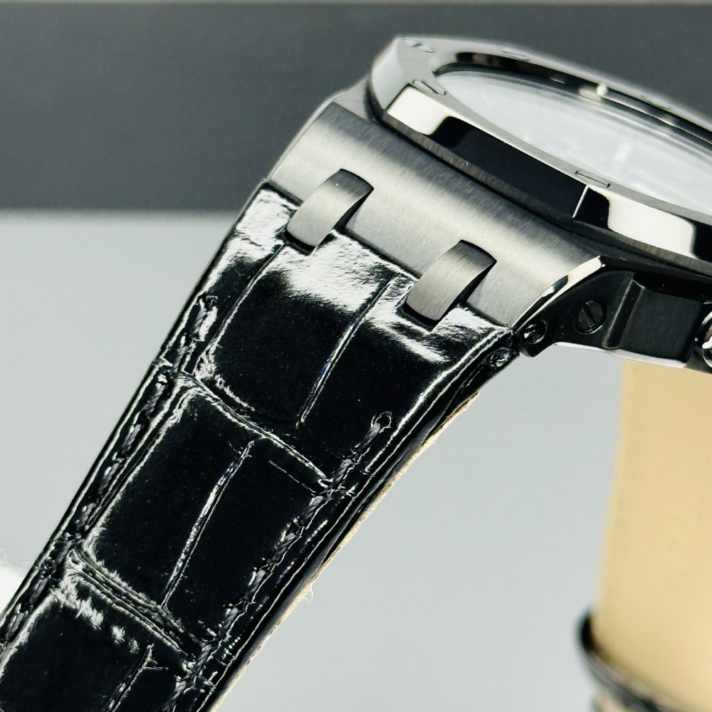 Double-sided leather strap