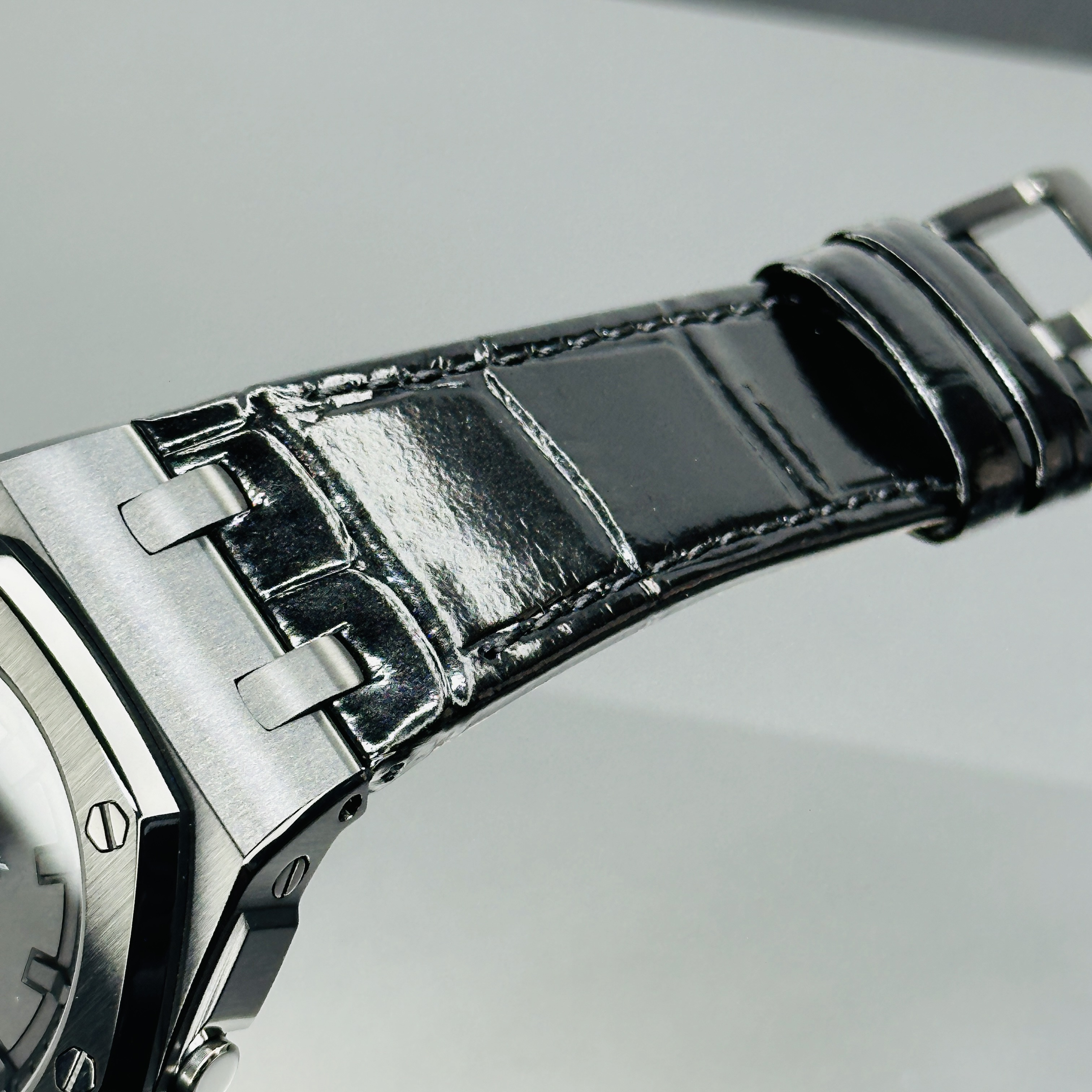 Double-sided leather strap