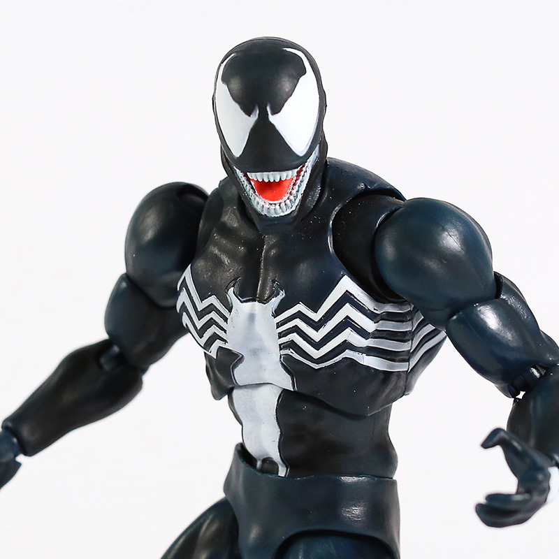 Hot Venom Mafex Action Figure