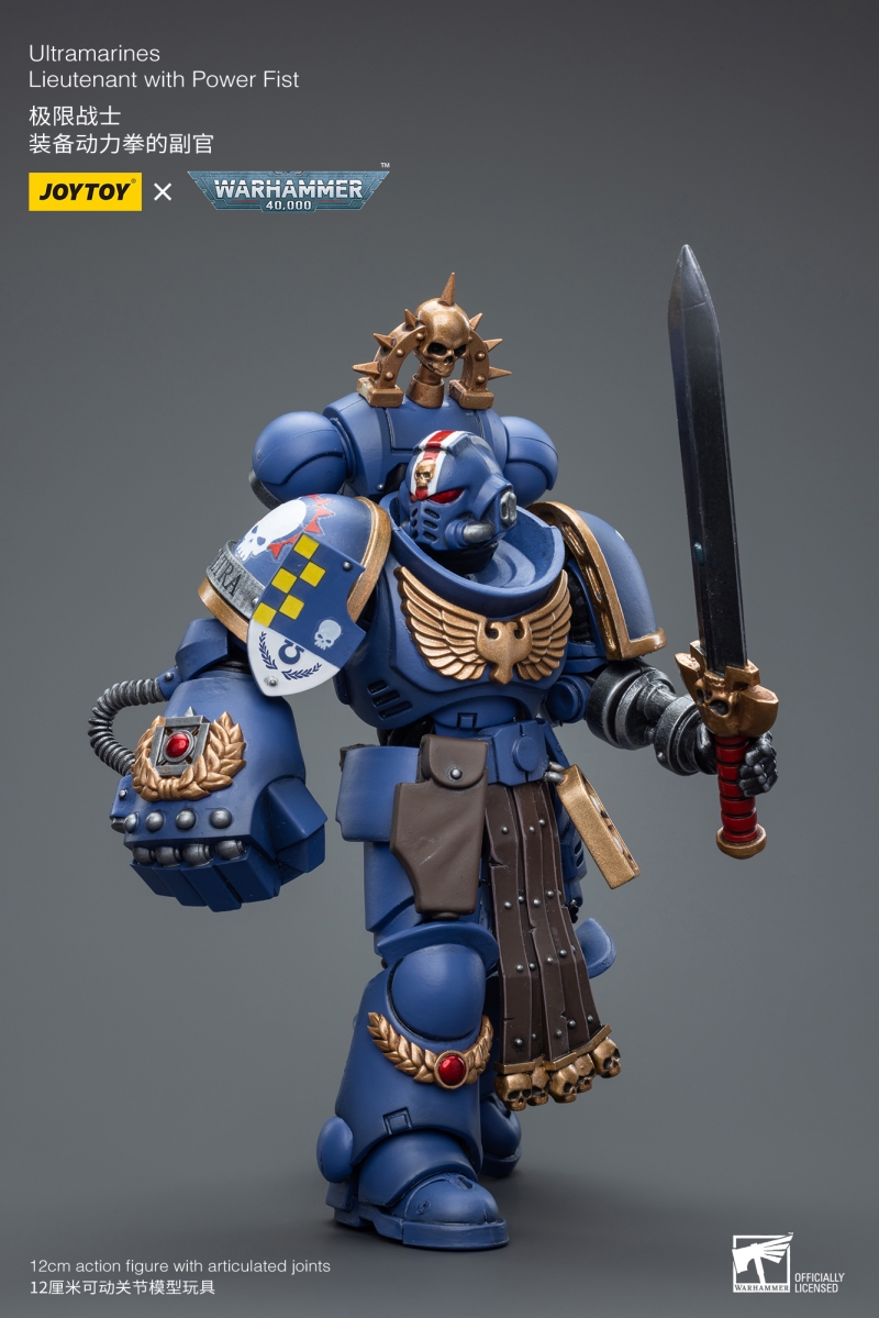 JOYTOY Warhammer 40K Ultramarines Lieutenant with Power Fist action figure