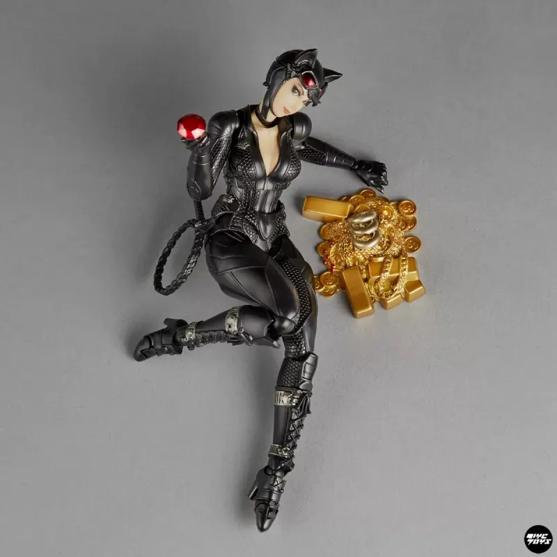 [In stock] Kaiyodo Batman: Arkham Knight Amazing Yamaguchi Revoltech NR022 Catwoman
