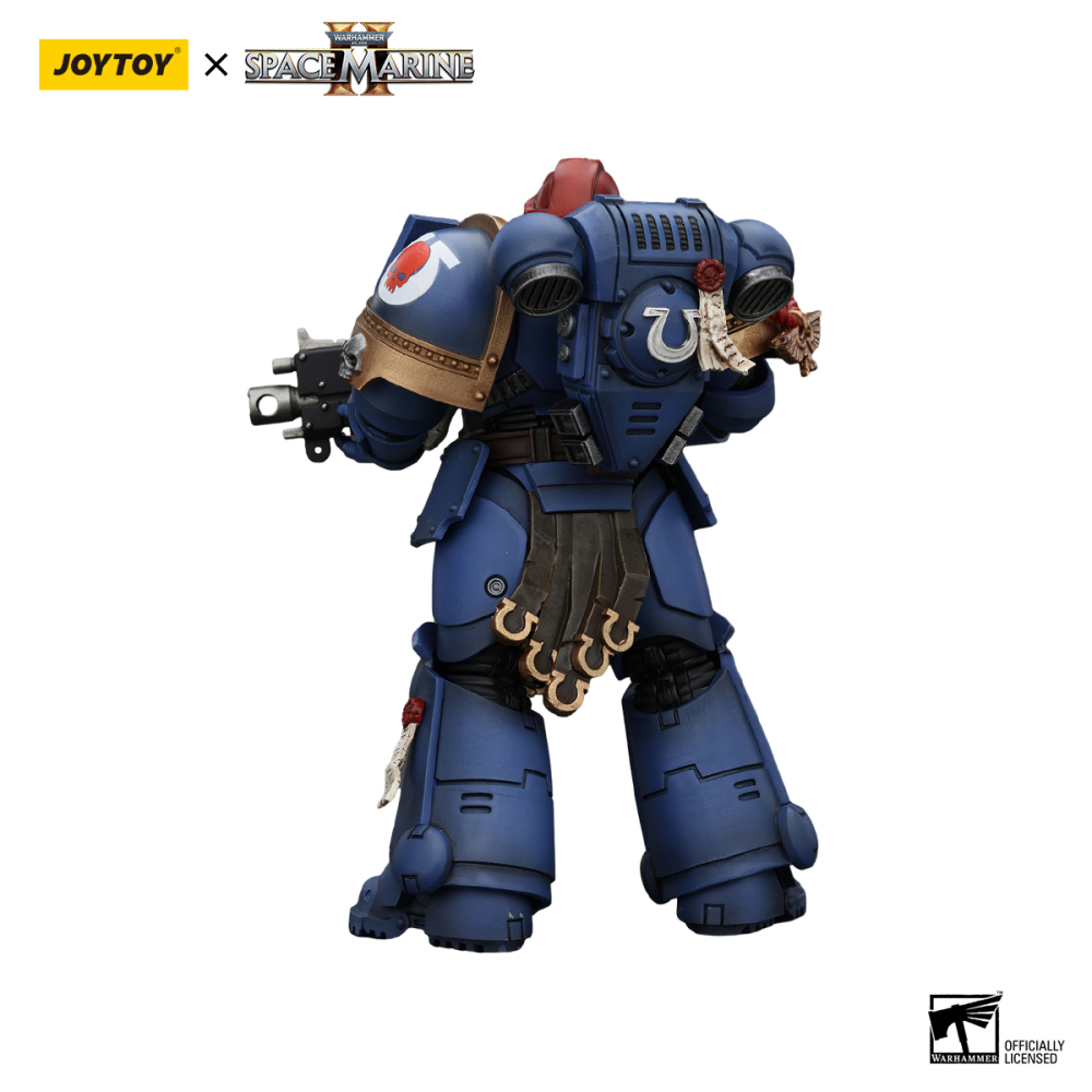 Warhammer 40K Uitramarines Sergeant Gadriel held his gun to his back