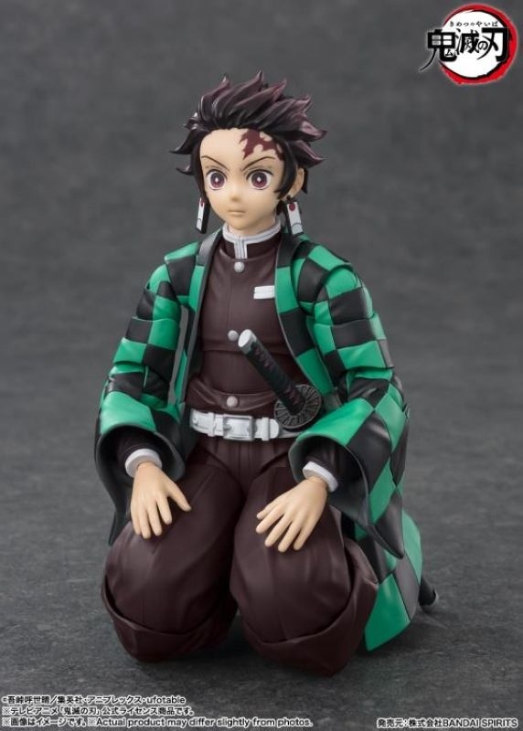 [In stock] Bandai Demon Slayer: Kimetsu no Yaiba S.H.Figuarts Tanjiro Kamado Action Figure