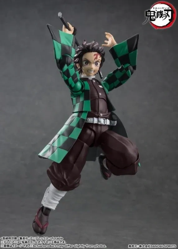 [In stock] Bandai Demon Slayer: Kimetsu no Yaiba S.H.Figuarts Tanjiro Kamado Action Figure