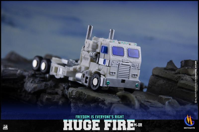 [In stock] MetaGate M-01R White Fire Optimus Prime
