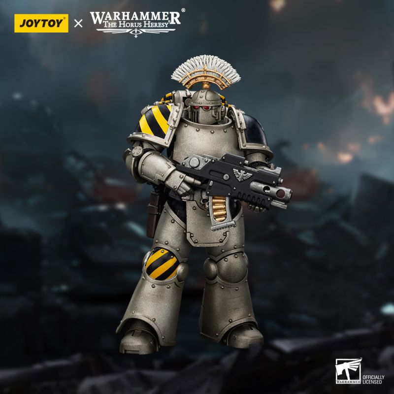 JoyToy Warhammer 40k: Ultramarines MKIII Tactical Squad Sargeant Con Spada – Action Figure 1:18 - 4