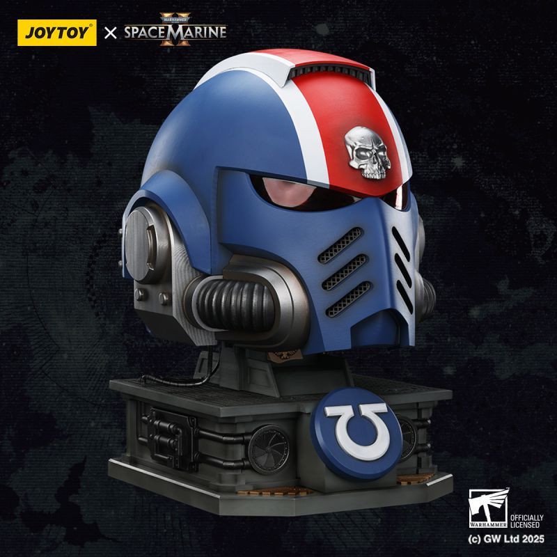 [Pre-sale] JOYTOY Warhammer 40K Ultramarines Lieutenant Titus' MKX Helmet & Display Stand