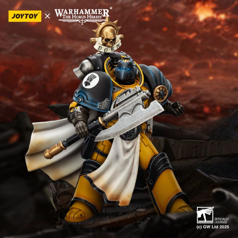 [Sold out] JOYTOY Warhammer The Horus Heresy Imperial Fists Librarian Consul with Force Axe and Bolt Pistol