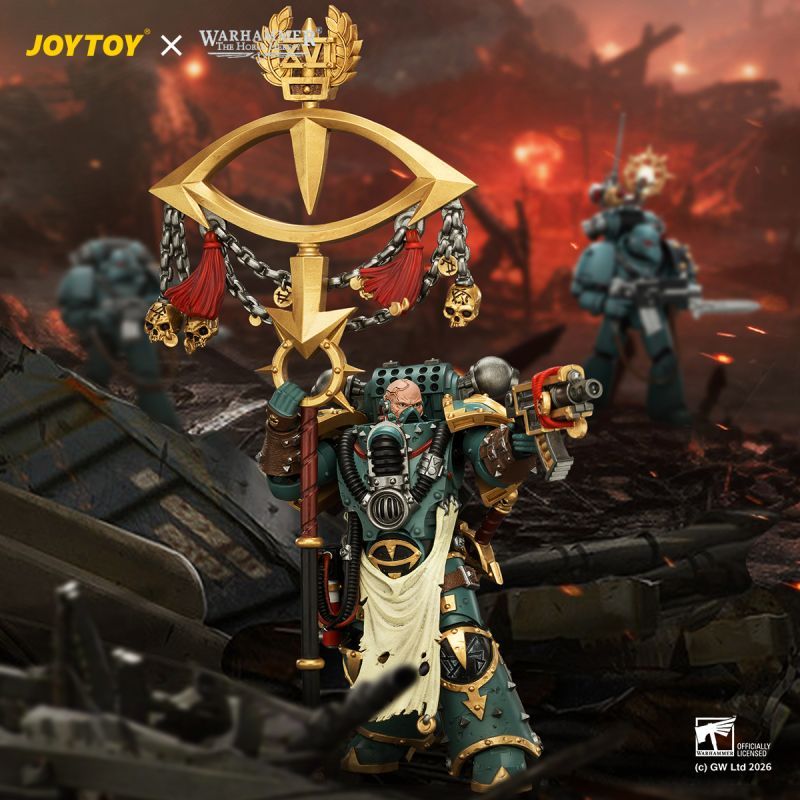 [Pre-sale] JOYTOY Warhammer The Horus Heresy Sons of Horus Maloghurst the Twisted, the Warmaster's Equerry with Legion Standard and Banestrike Bolter
