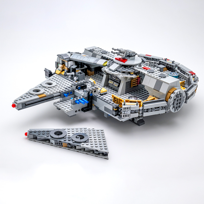 【Special Price】Millennium Falcon Star Wars Movie Building Blocks Bricks 1329 ±pcs 75105 From China