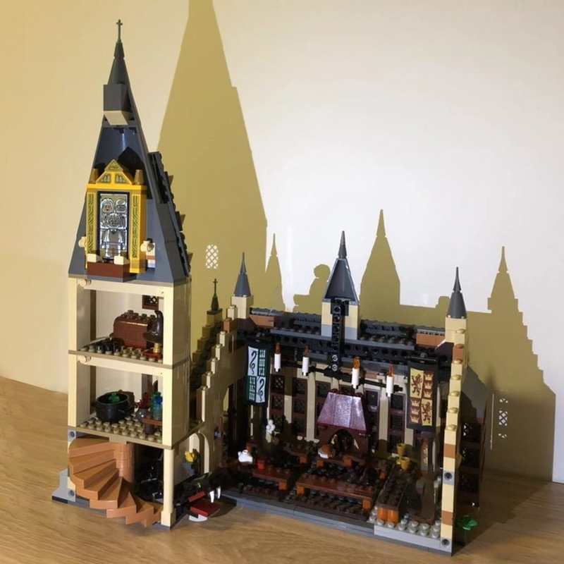 Movie & Games Series Hogwarts Great Hall Building Blocks 983pcs Brick Educational Toys 75954 From China