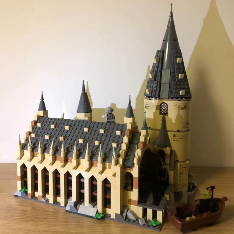 Movie & Games Series Hogwarts Great Hall Building Blocks 983pcs Brick Educational Toys 75954 From China