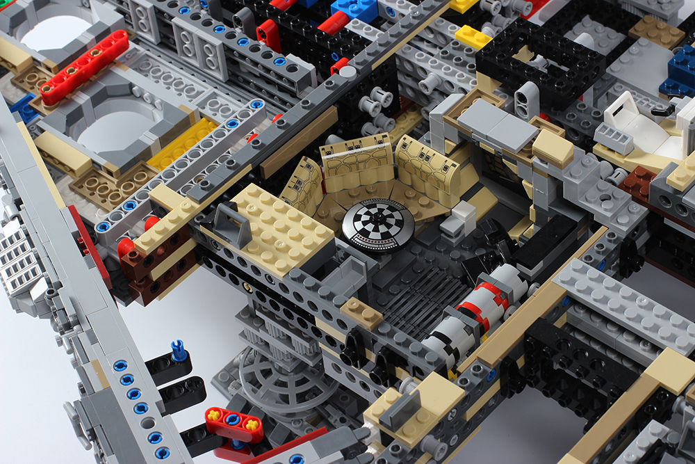 Customized XQ003 UCS Millennium Falcon Star Wars 75192  Building Block Brick 7258pcs from Europe 3-7 Day Delivery