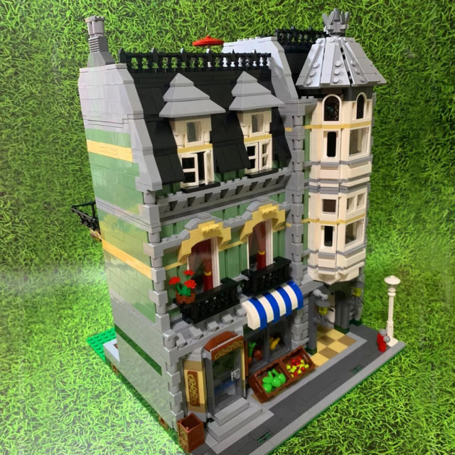 Customized JJ003 Green Grocer Building Blocks 2352pcs Bricks 10185 From Europe 3-7 Days Delivery