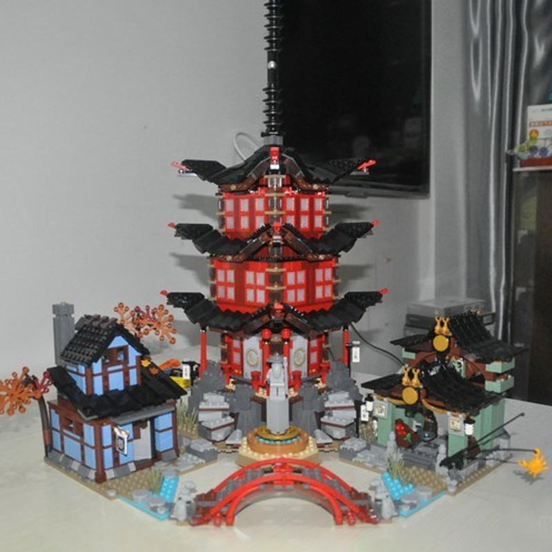 Ninja Series Temple of Airjitzu Ninja Thunder  Swordsman Building Blocks Bricks 70751 Toys From China