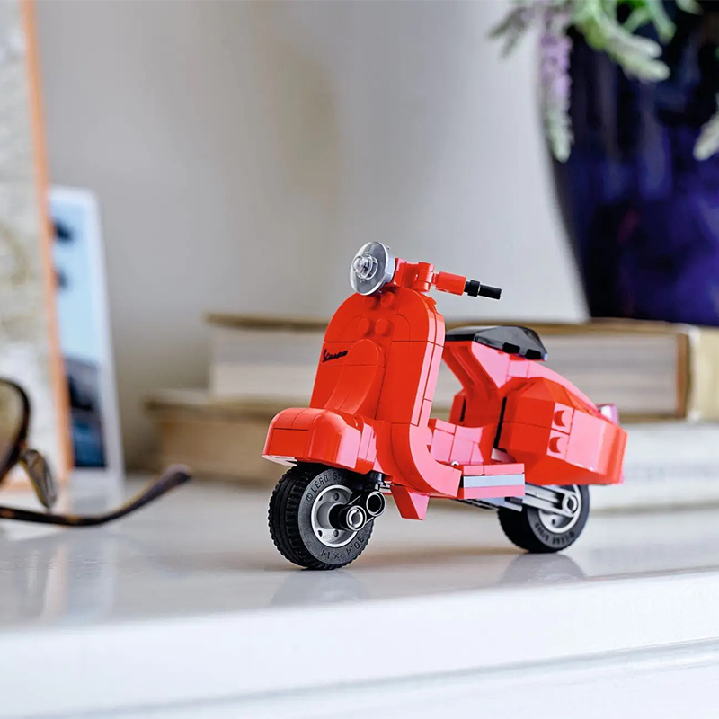 Customized 4001 Vespa Red Mini Creator 40517 Building Block Brick 118±pcs from China