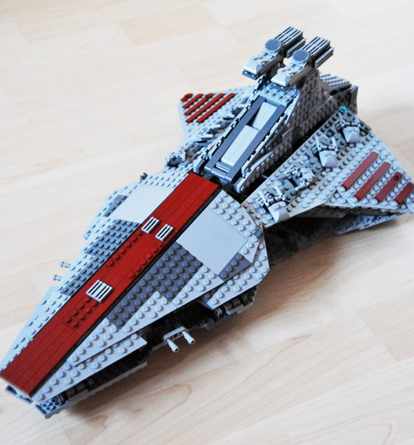 Customized A19077 Venator Class Republic Attack Cruiser 8039 Star Wars 1170±pcs From EU 3-7 Days Delivery