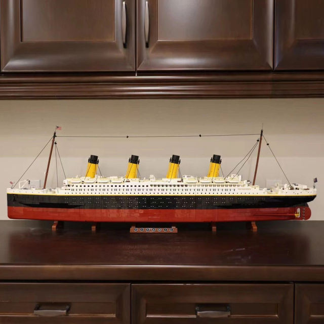 {Pre-order}K8998/ Custom 10492 / JIESTAR 82996/99023 Titanic RMS Titanic Cruise Ship Building Blocks 9090pcs Bricks Toys From China 10294