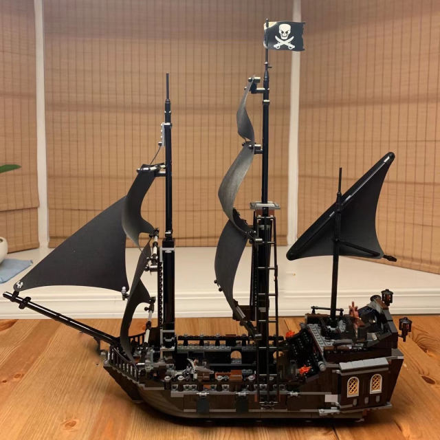 {Pre-order}SX A16006 The Black Pearl Pirate of the Caribbean 4184 Building Block Brick 804±pcs from USA 3-7 Days Delivery.