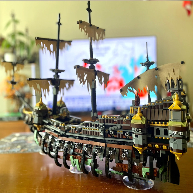 LEJI 99042 /Custom 16042 Silent Mary Pirates of The Caribbean Building Blocks 2294ocs Bricks 71042 From Europe 3-7 Days Delivery