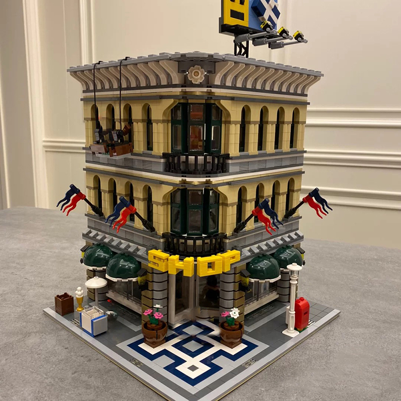 Grand Emporium Creator Building Blocks 2182±pcs Bricks 10211 From China