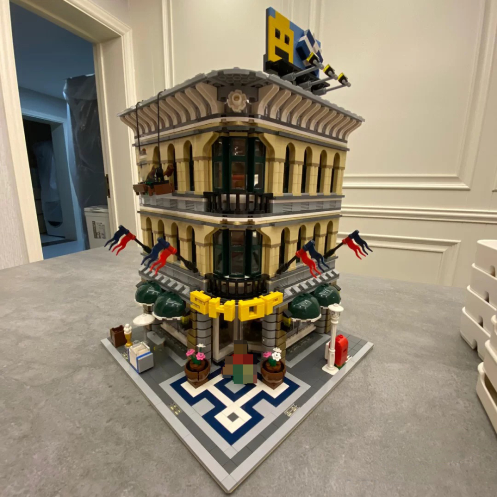 Grand Emporium Creator Building Blocks 2182±pcs Bricks 10211 From China