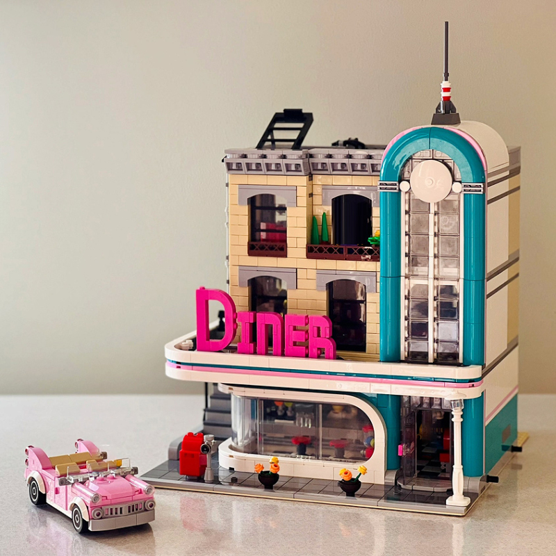 【Pre-Sale】Downtown Dinner Creator 10260  Building Blocks Bricks Ship From USA 3-7 Days Delivery.