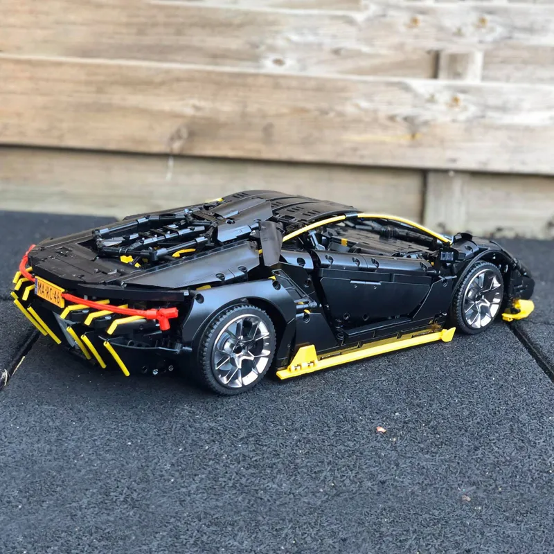 MOC 39933 Lamborghini Centenario 1:8 Hypercar