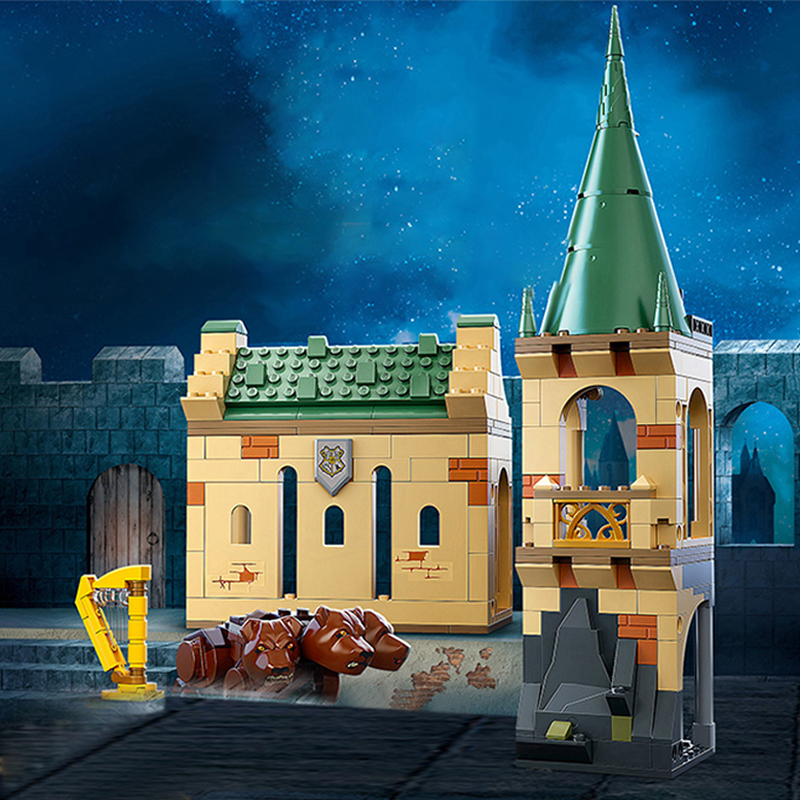 Hogwarts: Fluffy Encounter Harry Potter Movie & Game 76387