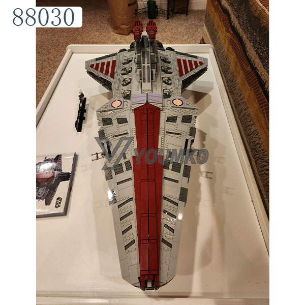 UCS Venator-class Republic Attack Cruiser Star Wars 75367