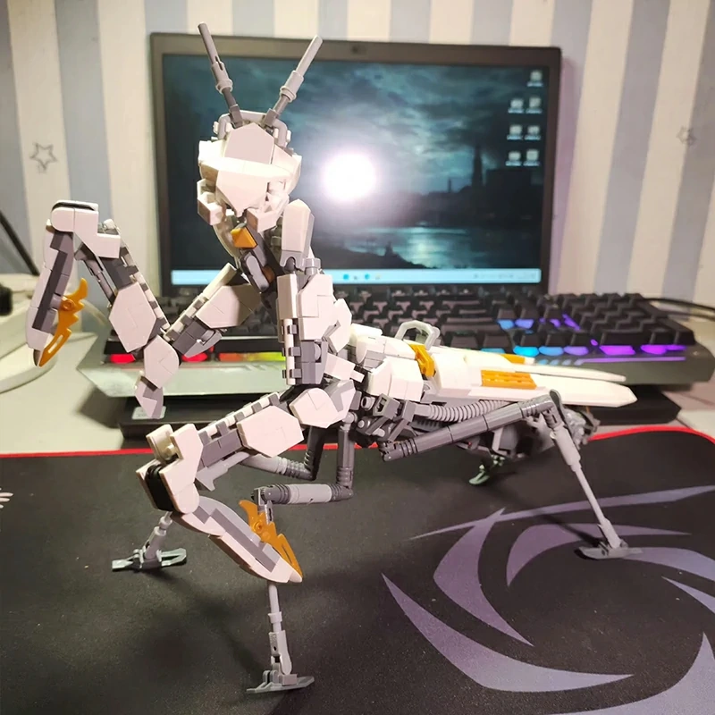 MOC C10330 Mechanical Mantis
