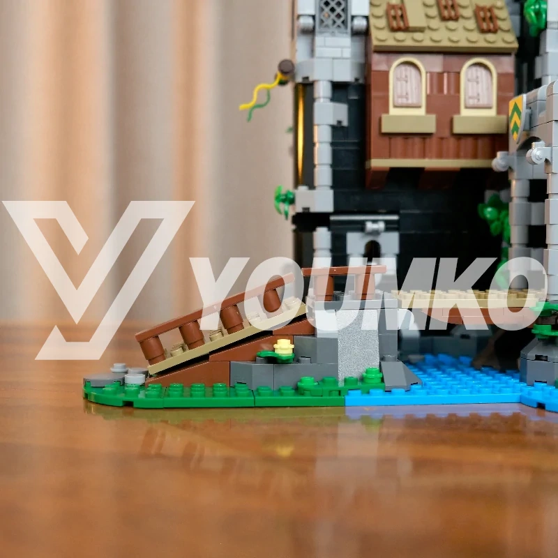 [Deal] Studio MOC 148389 Fortress of Lakeside County