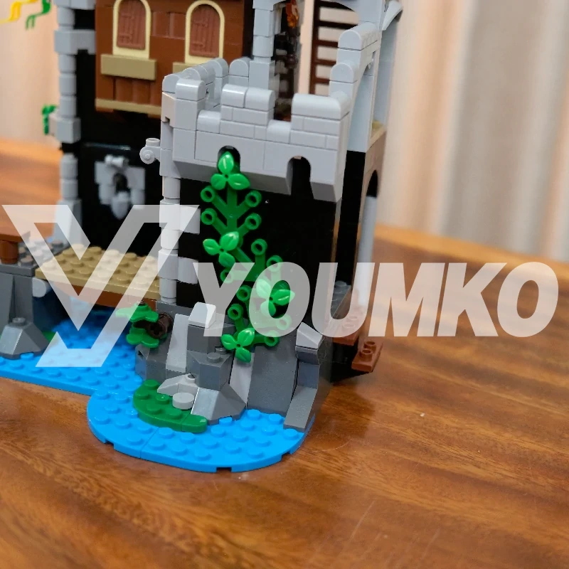[Deal] Studio MOC 148389 Fortress of Lakeside County