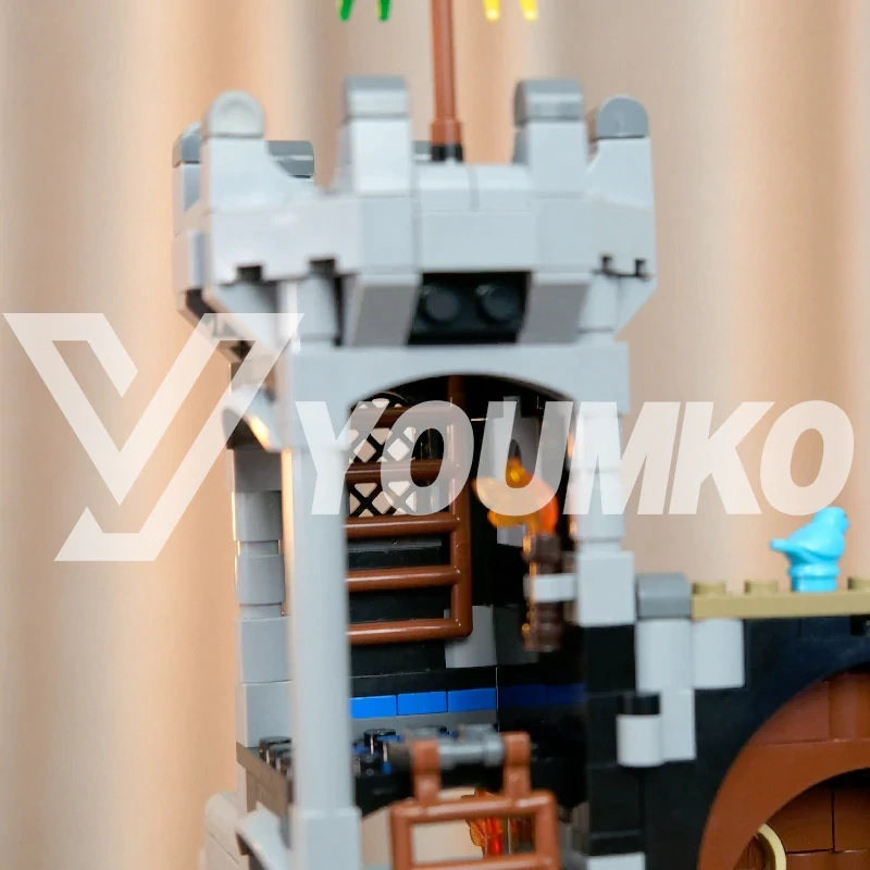[Deal] Studio MOC 148389 Fortress of Lakeside County