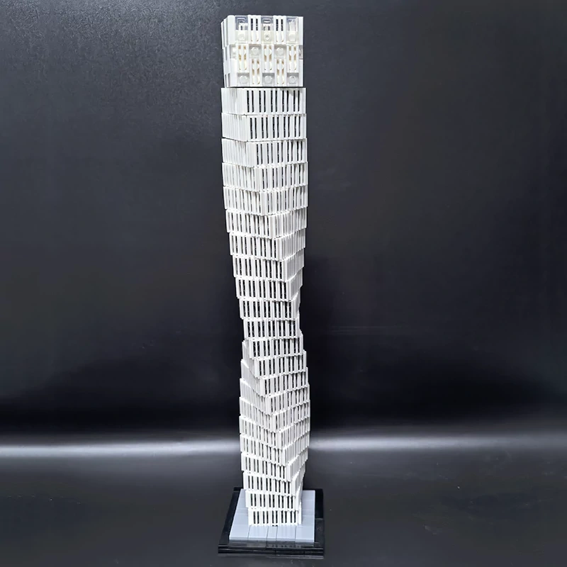 Studio MOC 152436 Cayan Tower Infinity Tower Dubai 1:800 Scale
