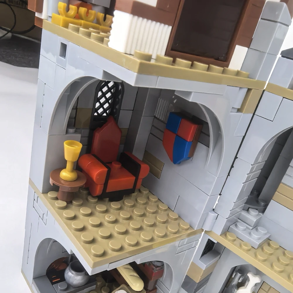 Studio MOC 92106 Modular Castle's Keep