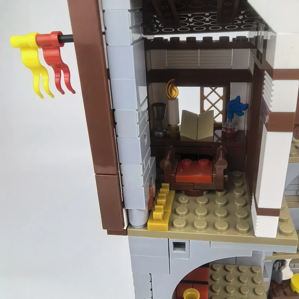 Studio MOC 92106 Modular Castle's Keep